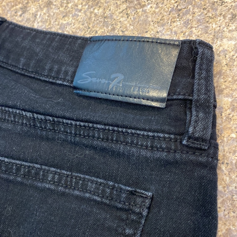 Seven7 Relaxed Bermuda Black Jean Shorts 6 with some Stretch - Picture 7 of 11